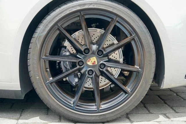 2021 Porsche 992 Carrera 4 - Image 18 of 31