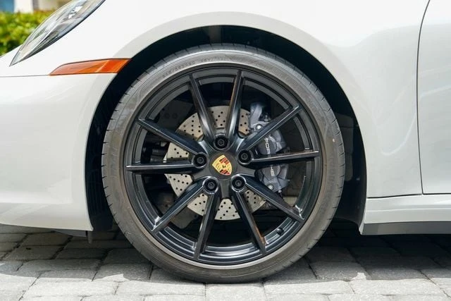 2021 Porsche 992 Carrera 4 - Image 14 of 31