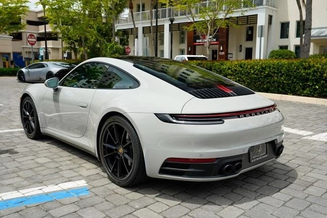 2021 Porsche 992 Carrera 4 - Image 19 of 31