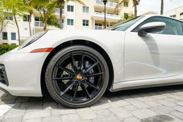 2021 Porsche 992 Carrera 4 - Image 11 of 31