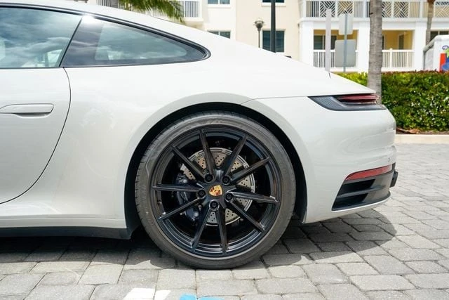 2021 Porsche 992 Carrera 4 - Image 16 of 31
