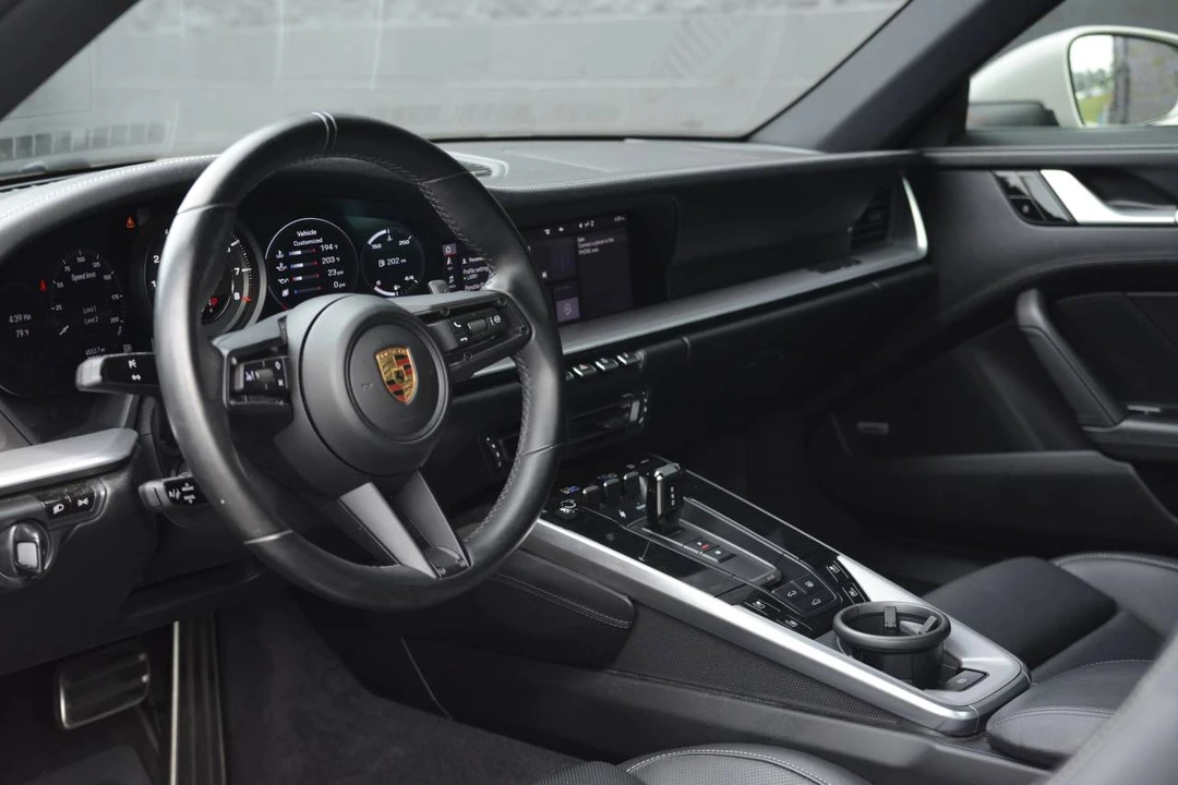 2021 Porsche 992 Carrera 4 - Image 4 of 5