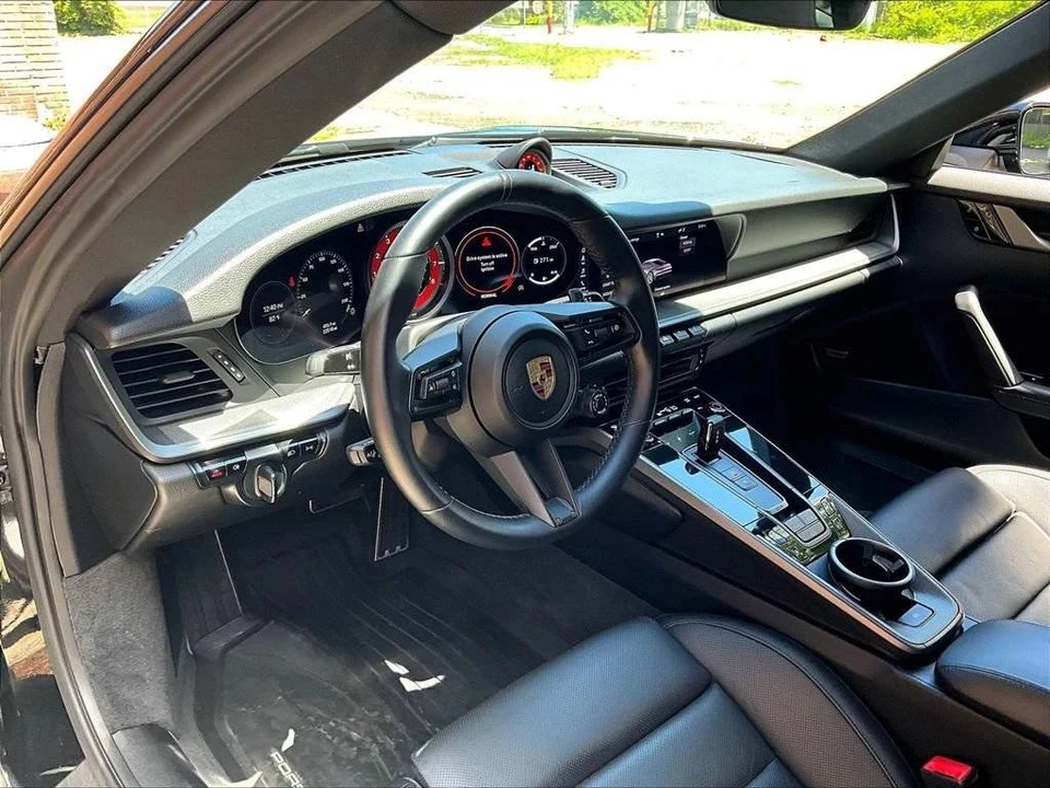 2021 Porsche 992 Carrera 4 - Image 4 of 5