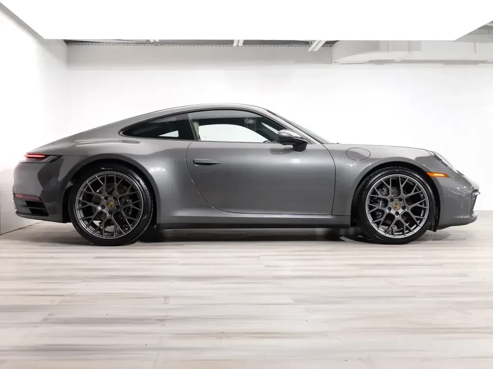 2021 Porsche 992 Carrera 4 - Image 18 of 20