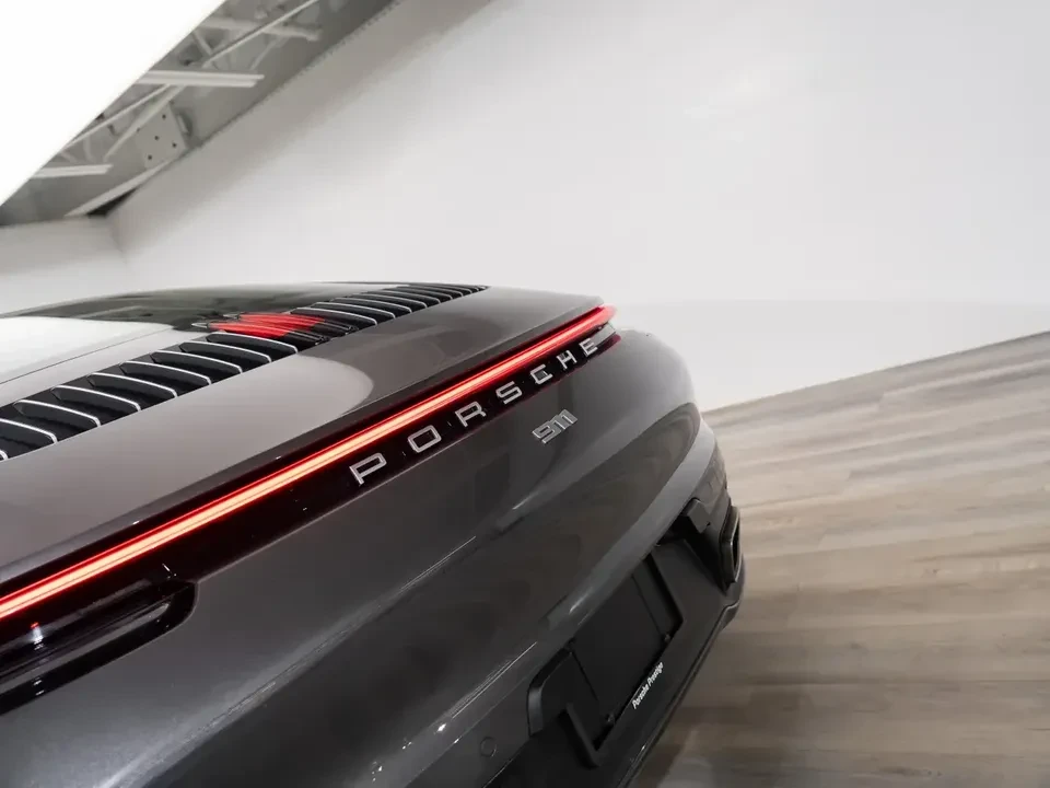 2021 Porsche 992 Carrera 4 - Image 16 of 20