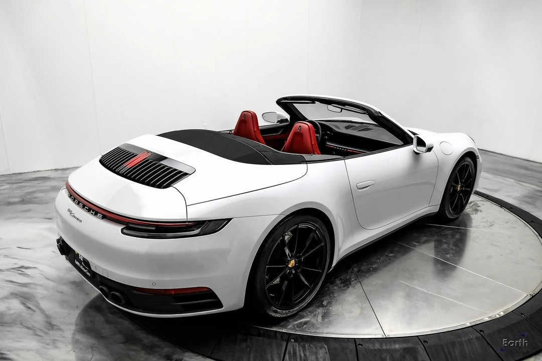 2021 Porsche 992 Carrera 4 - Image 17 of 21