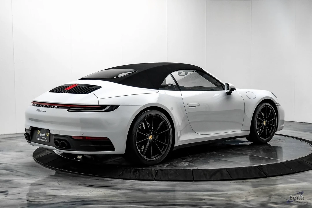 2021 Porsche 992 Carrera 4 - Image 16 of 21