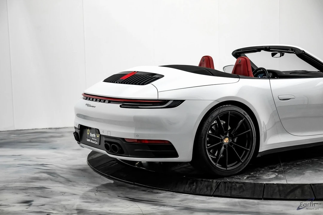 2021 Porsche 992 Carrera 4 - Image 18 of 21