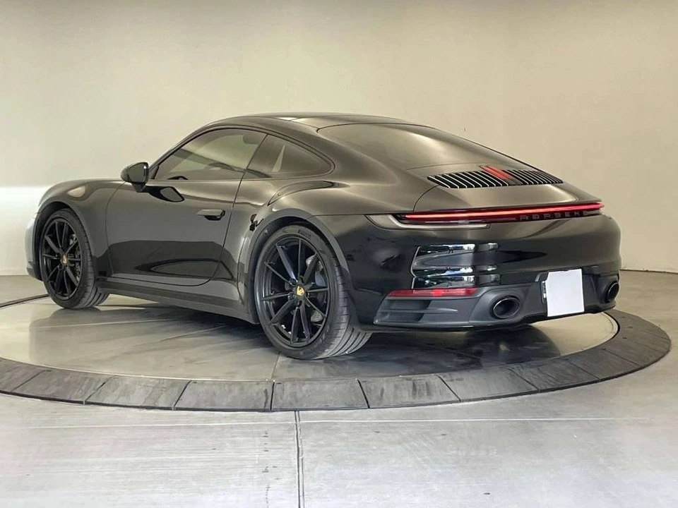 2021 Porsche 992 Carrera 4 - Image 3 of 5