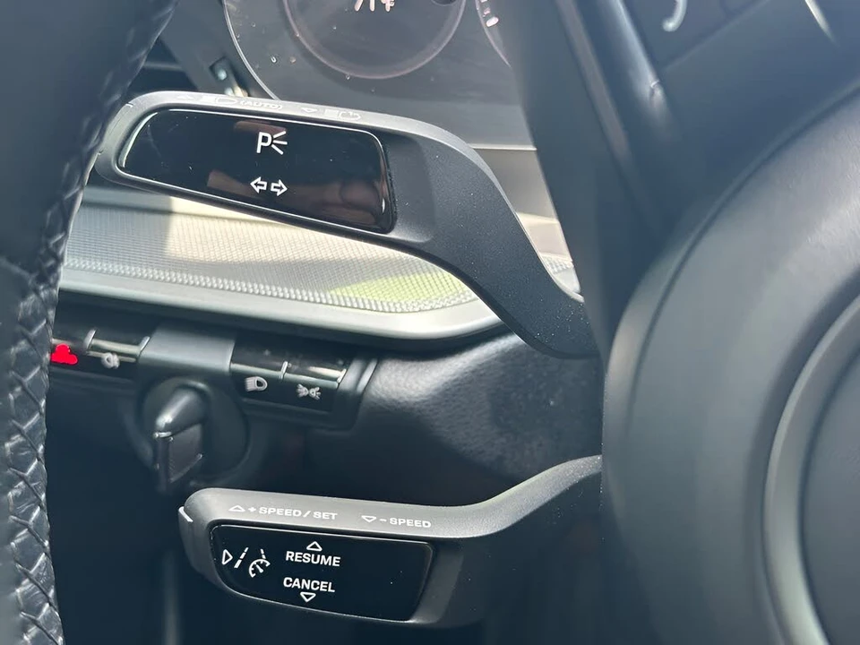 2021 Porsche 992 Carrera 4S - Image 17 of 31