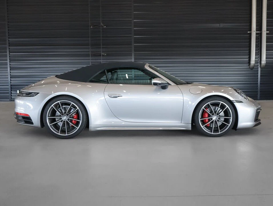 2021 Porsche 992 Carrera 4S - Image 11 of 31