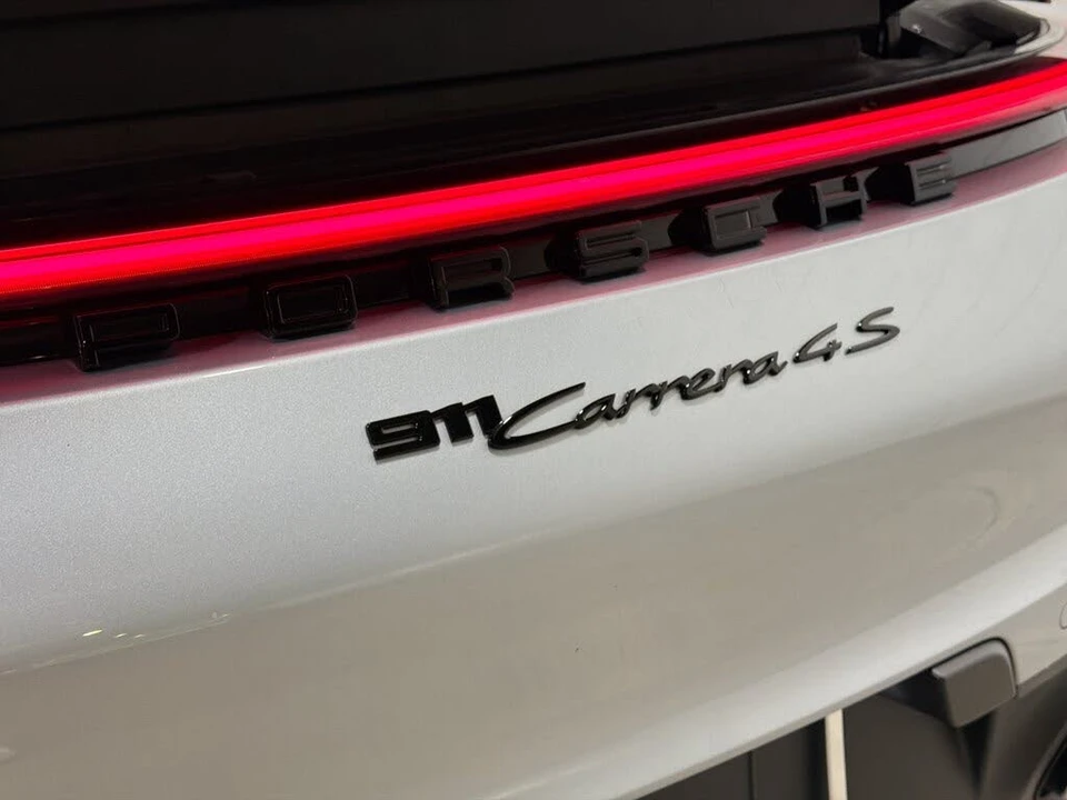 2021 Porsche 992 Carrera 4S - Image 12 of 31