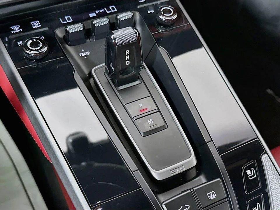 2021 Porsche 992 Carrera 4S - Image 24 of 31