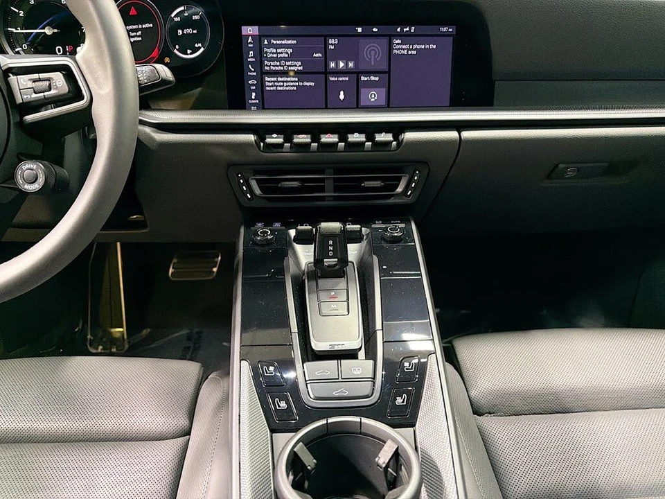 2021 Porsche 992 Carrera 4S - Image 18 of 31