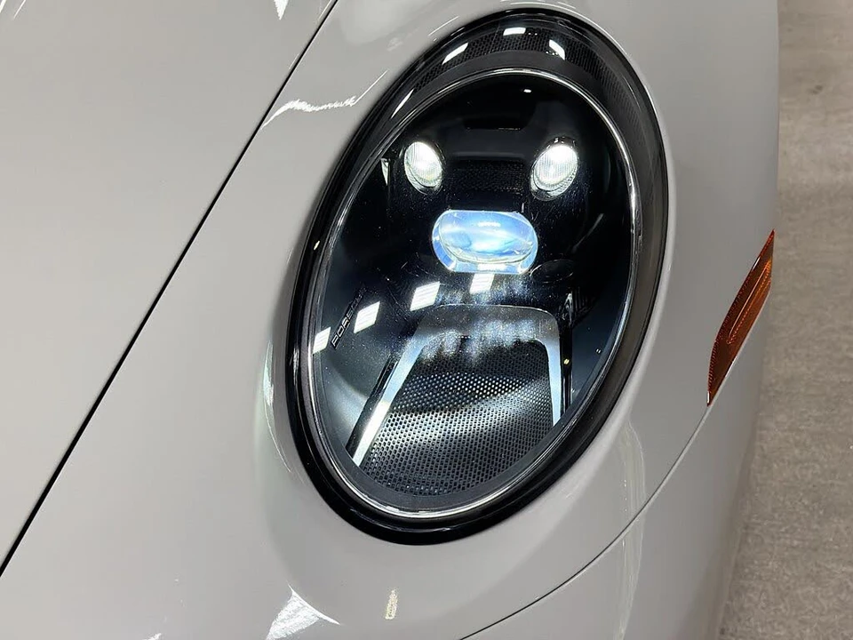 2021 Porsche 992 Carrera 4S - Image 10 of 31