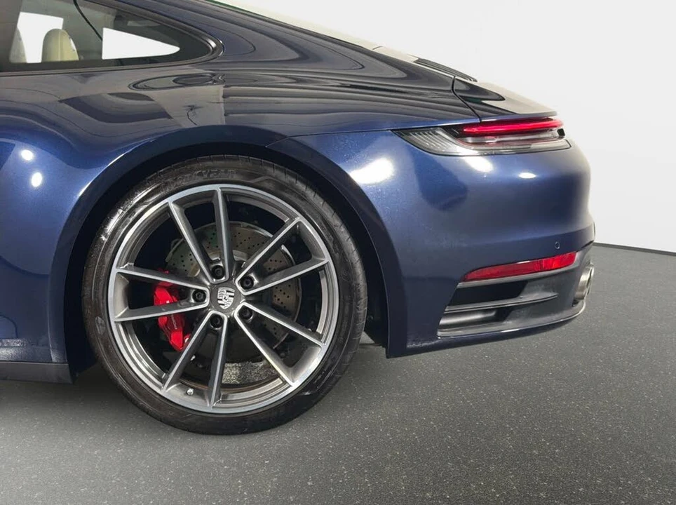 2021 Porsche 992 Carrera 4S - Image 12 of 31