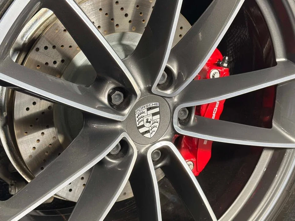 2021 Porsche 992 Carrera 4S - Image 18 of 31