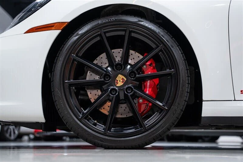 2021 Porsche 992 Carrera 4S - Image 12 of 31