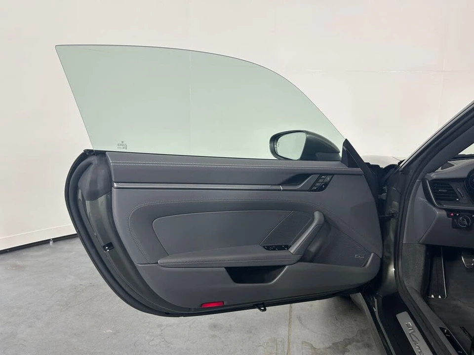 2021 Porsche 992 Carrera 4S - Image 13 of 31