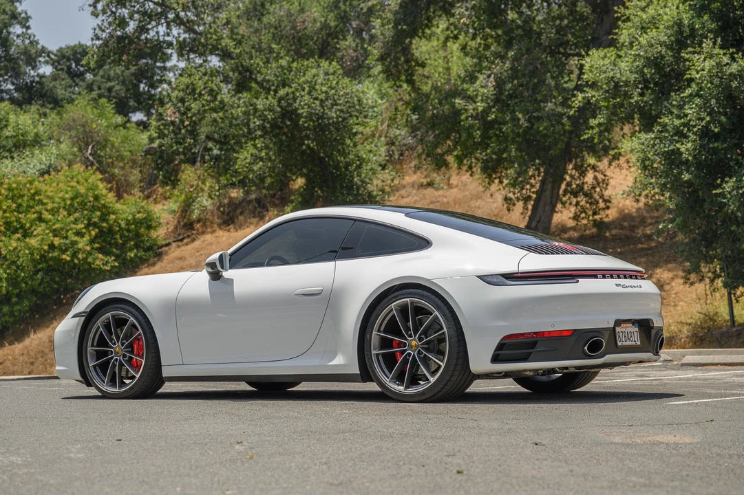 2021 Porsche 992 Carrera 4S - Image 11 of 31