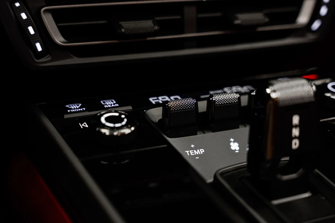 2021 Porsche 992 Carrera 4S - Image 17 of 31