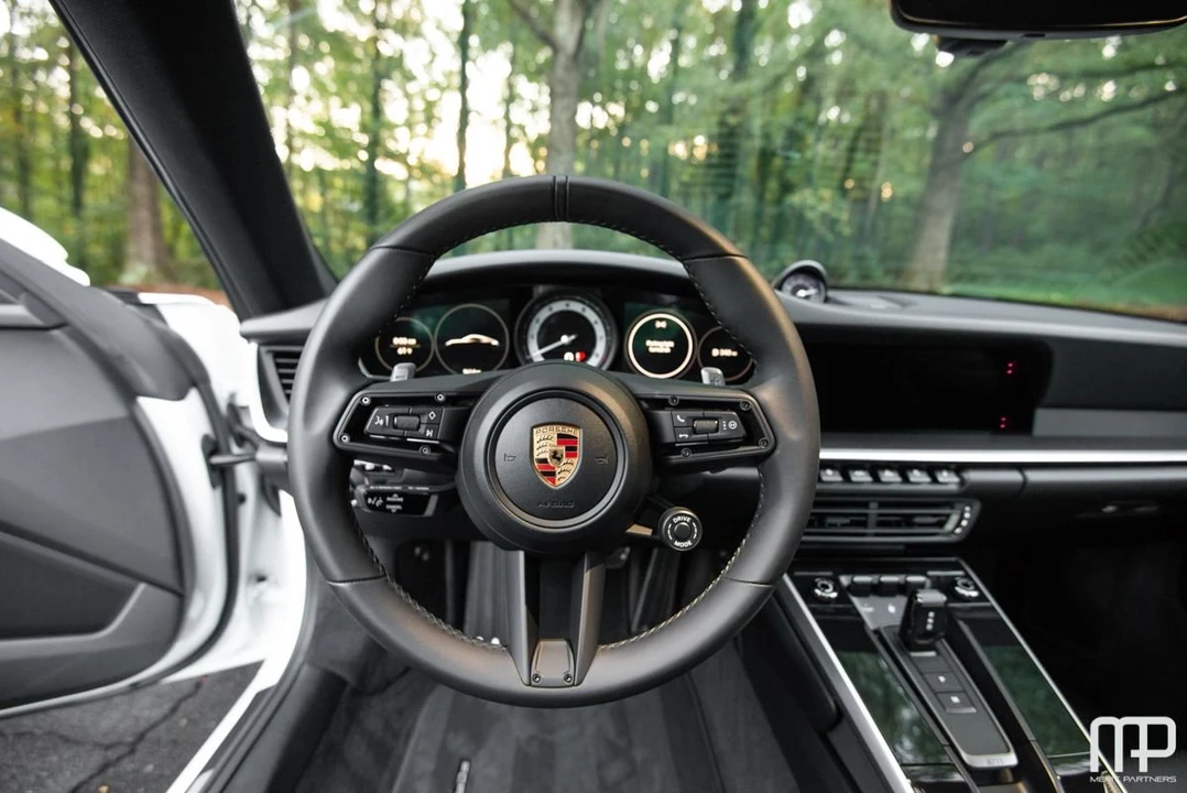 2021 Porsche 992 Carrera - Image 15 of 31