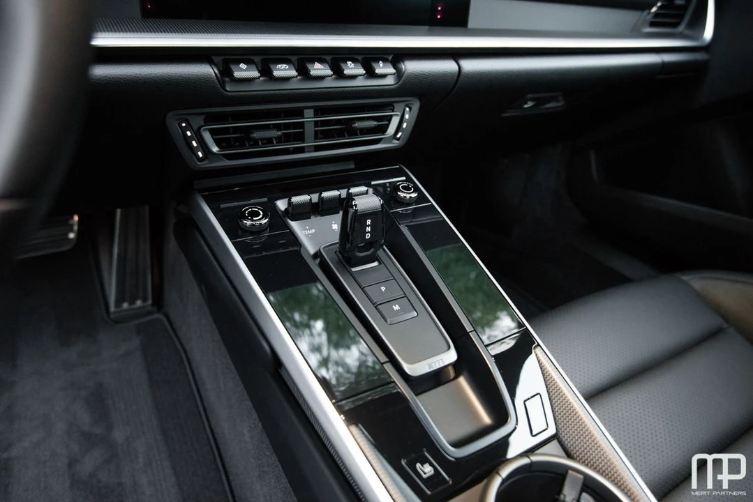 2021 Porsche 992 Carrera - Image 17 of 31