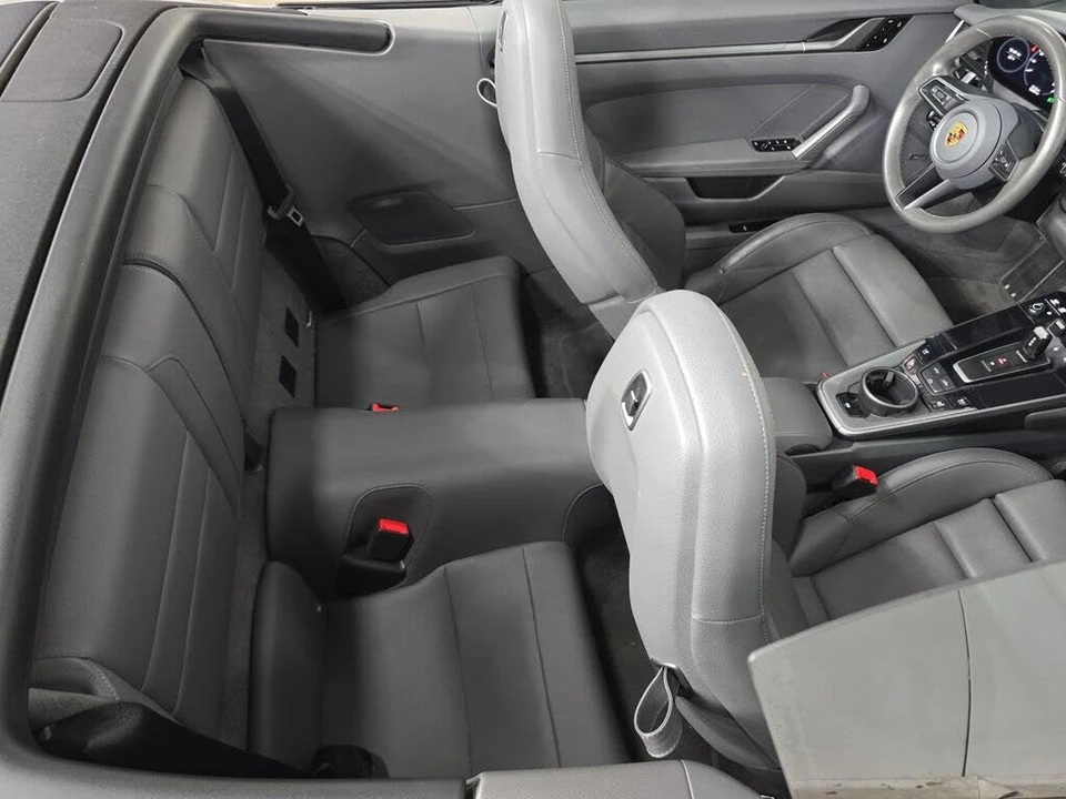 2021 Porsche 992 Carrera - Image 26 of 31