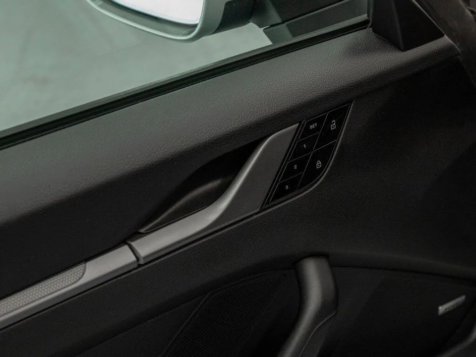 2021 Porsche 992 Carrera - Image 27 of 31
