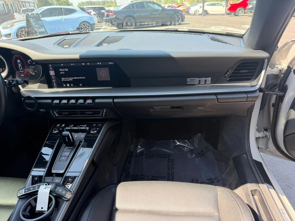 2021 Porsche 992 Carrera - Image 28 of 31