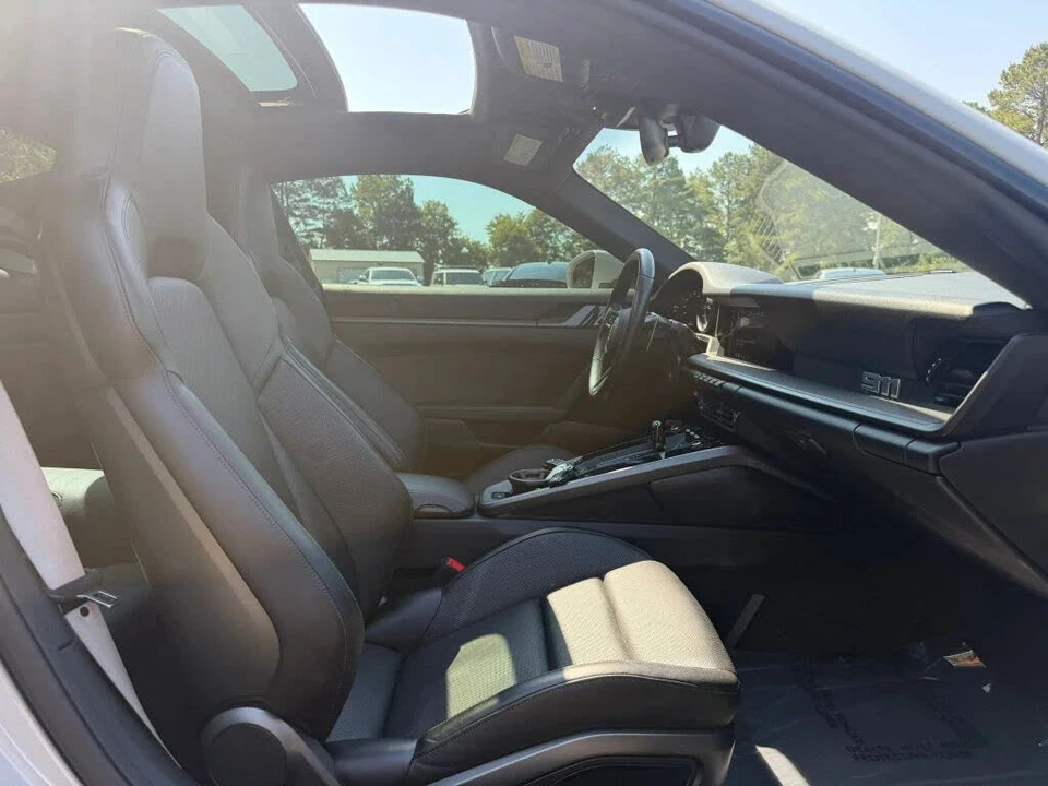 2021 Porsche 992 Carrera - Image 26 of 31