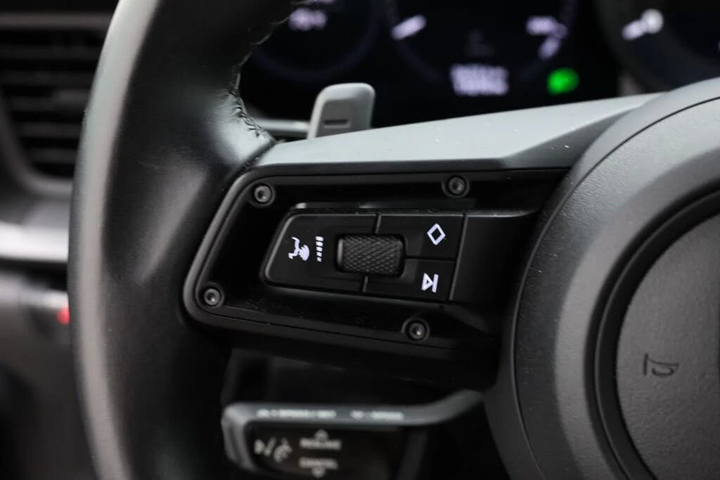 2021 Porsche 992 Carrera - Image 16 of 31