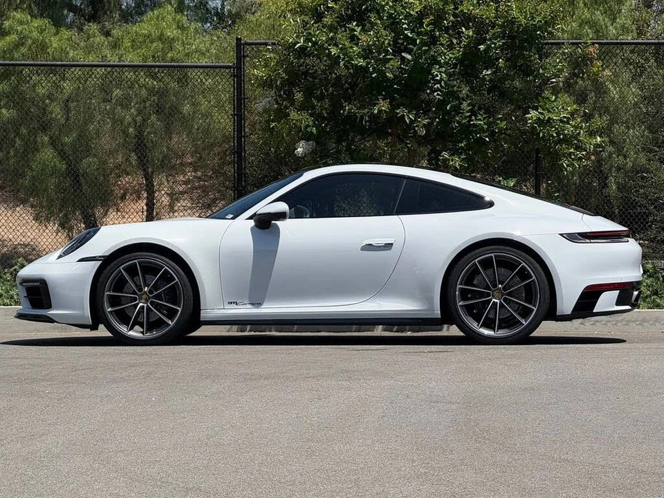 2021 Porsche 992 Carrera - Image 2 of 31
