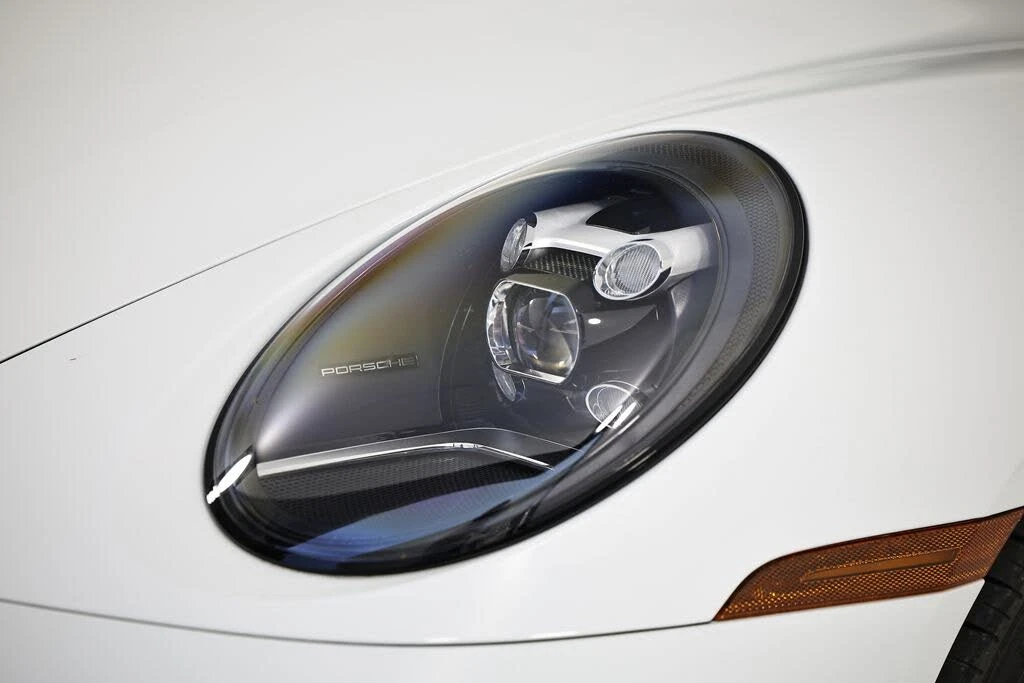 2021 Porsche 992 Carrera - Image 11 of 31