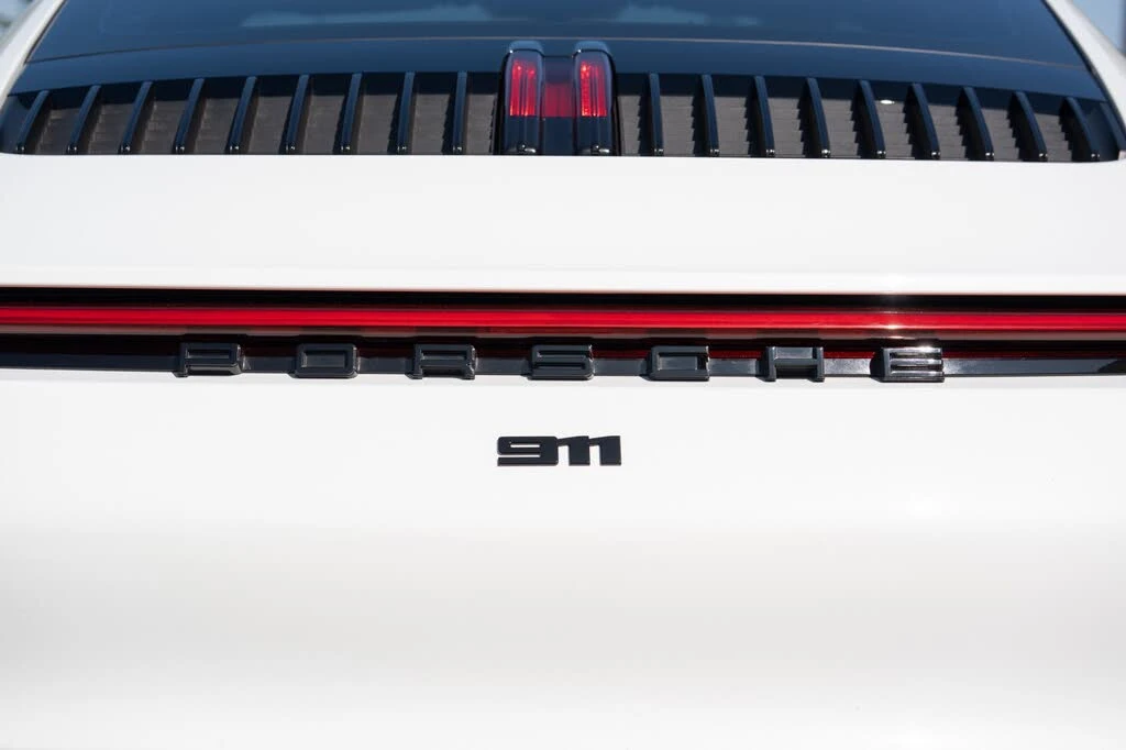 2021 Porsche 992 Carrera - Image 27 of 31