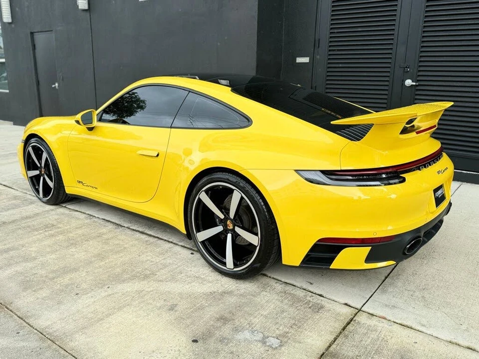 2021 Porsche 992 Carrera - Image 17 of 31