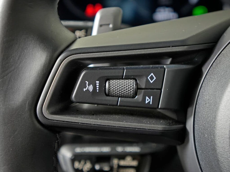 2021 Porsche 992 Carrera - Image 28 of 31
