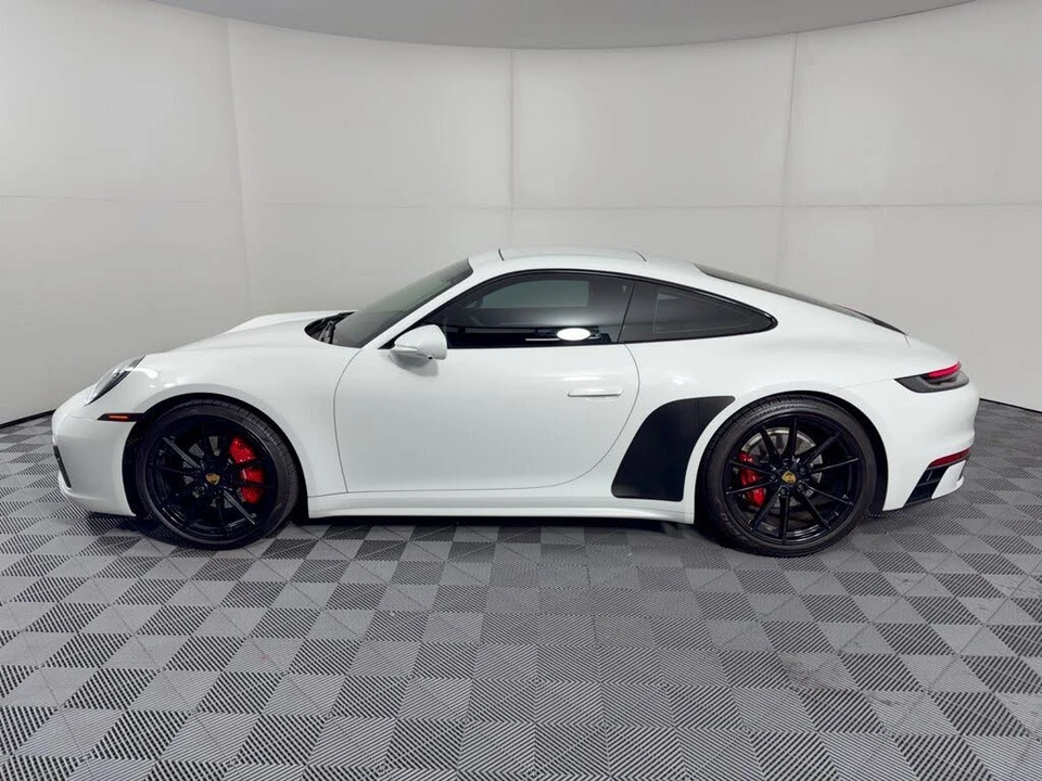 2021 Porsche 992 Carrera - Image 2 of 31