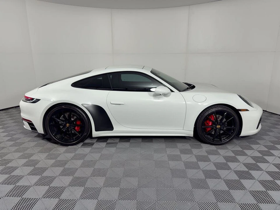 2021 Porsche 992 Carrera - Image 8 of 31