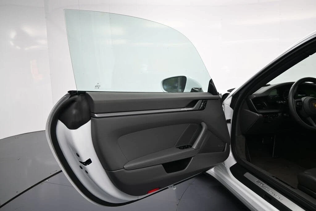 2021 Porsche 992 Carrera - Image 13 of 31