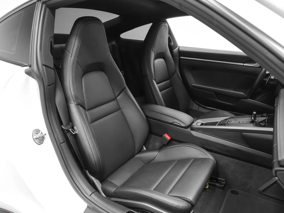 2021 Porsche 992 Carrera - Image 25 of 31