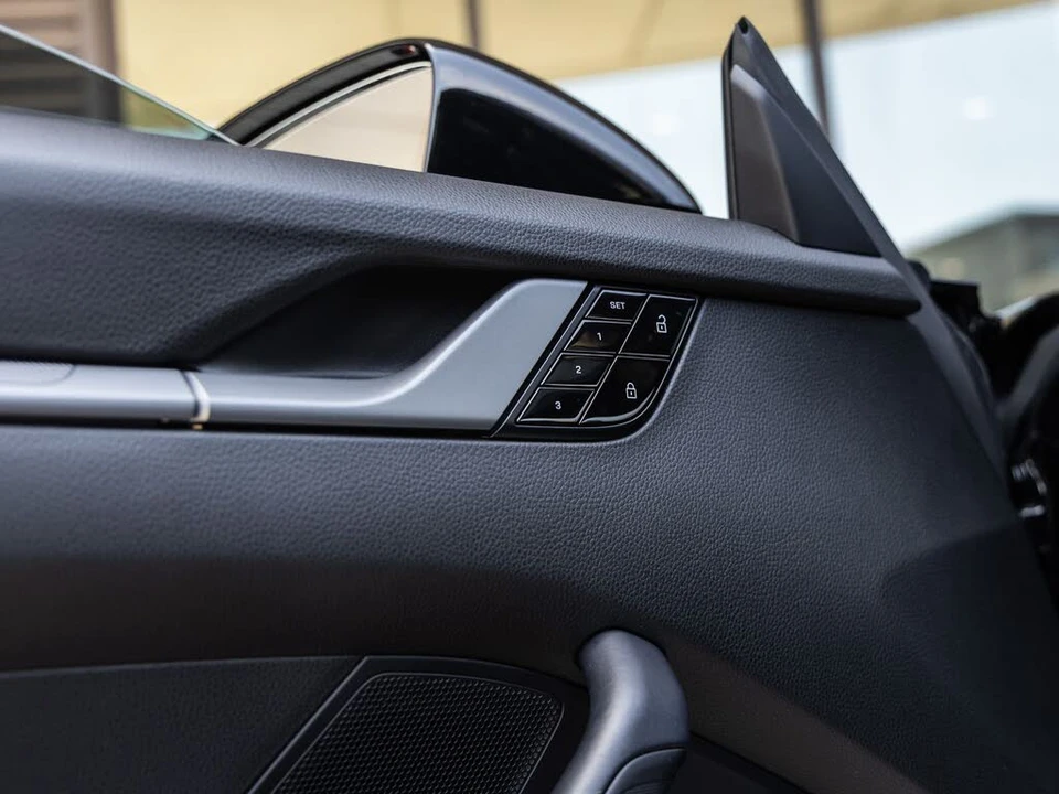 2021 Porsche 992 Carrera - Image 21 of 31