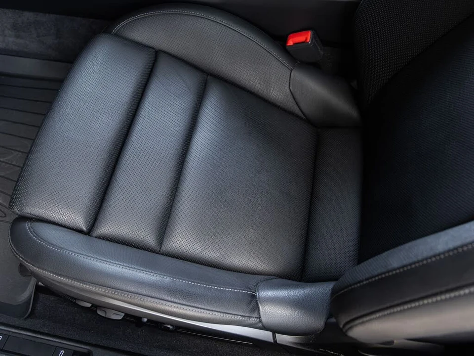 2021 Porsche 992 Carrera - Image 25 of 31