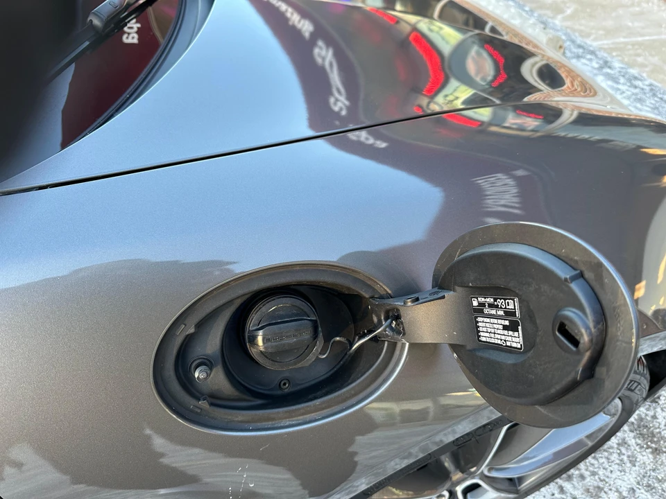 2021 Porsche 992 Carrera - Image 24 of 31