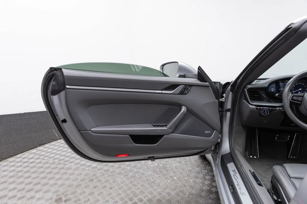2021 Porsche 992 Carrera S - Image 13 of 31