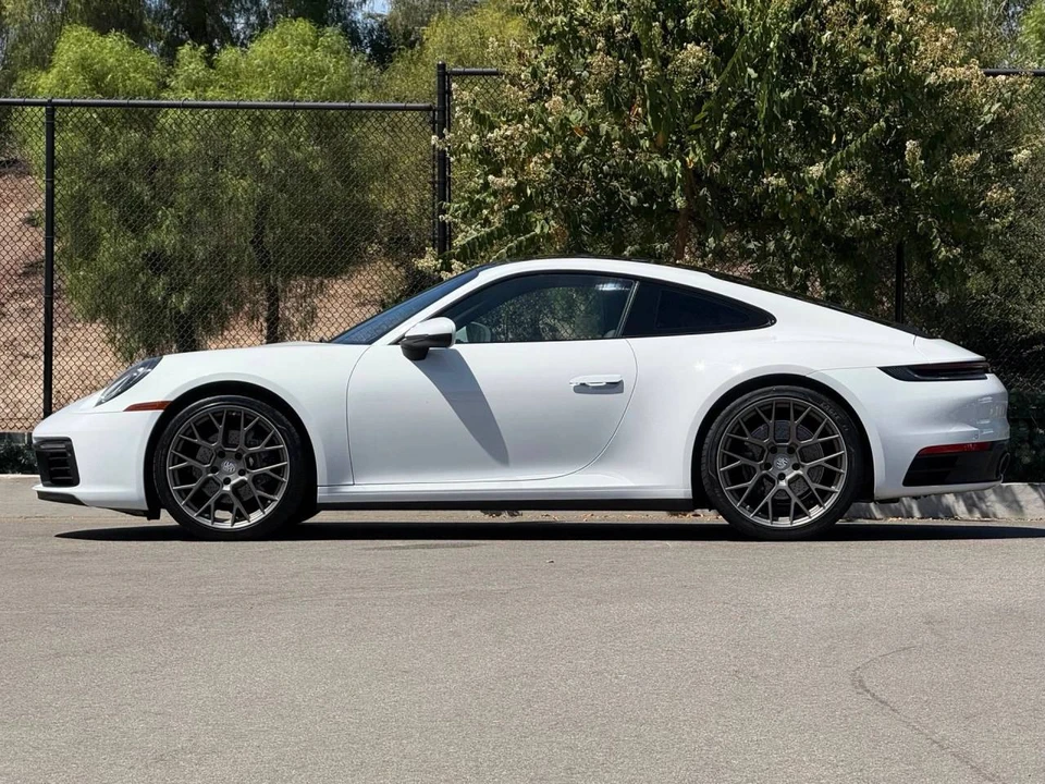 2021 Porsche 992 Carrera - Image 2 of 5
