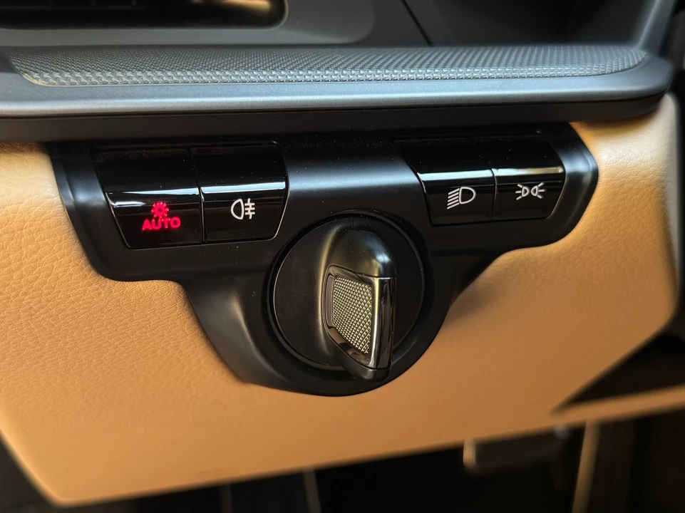 2021 Porsche 992 Carrera - Image 24 of 31