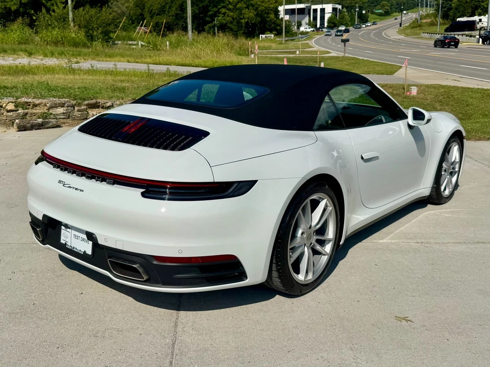 2021 Porsche 992 Carrera - Image 17 of 31