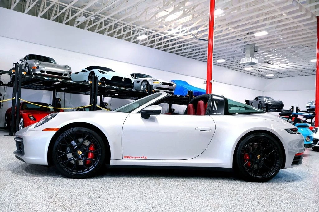 2021 Porsche - Image 2 of 12