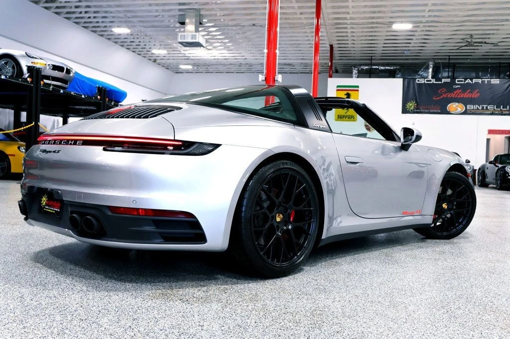 2021 Porsche - Image 11 of 12